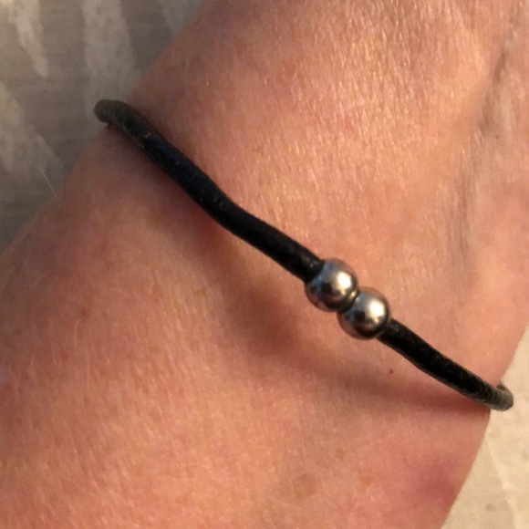 Mishky Crystal Necklace - Picture 3 of 4